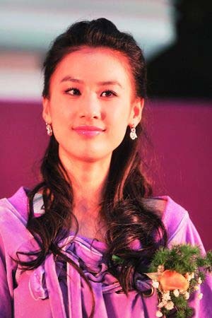 黄姓女明星引领科技新品，未来生活触手可及
