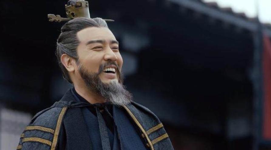 演员 郑重,演员郑重，在自然的怀抱中寻找内心的宁静与笑声